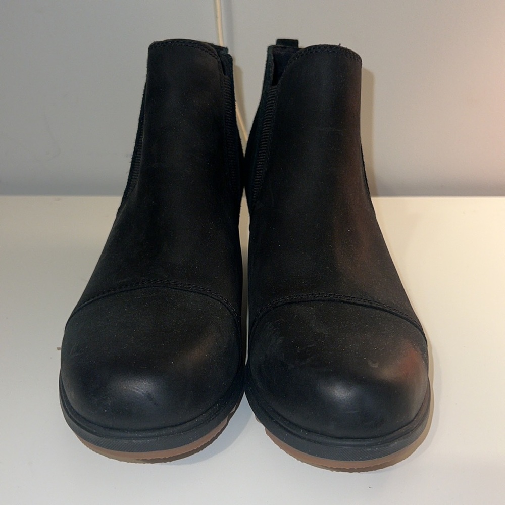 BRAND NEW “EVIE PULL-ON black Sorels
